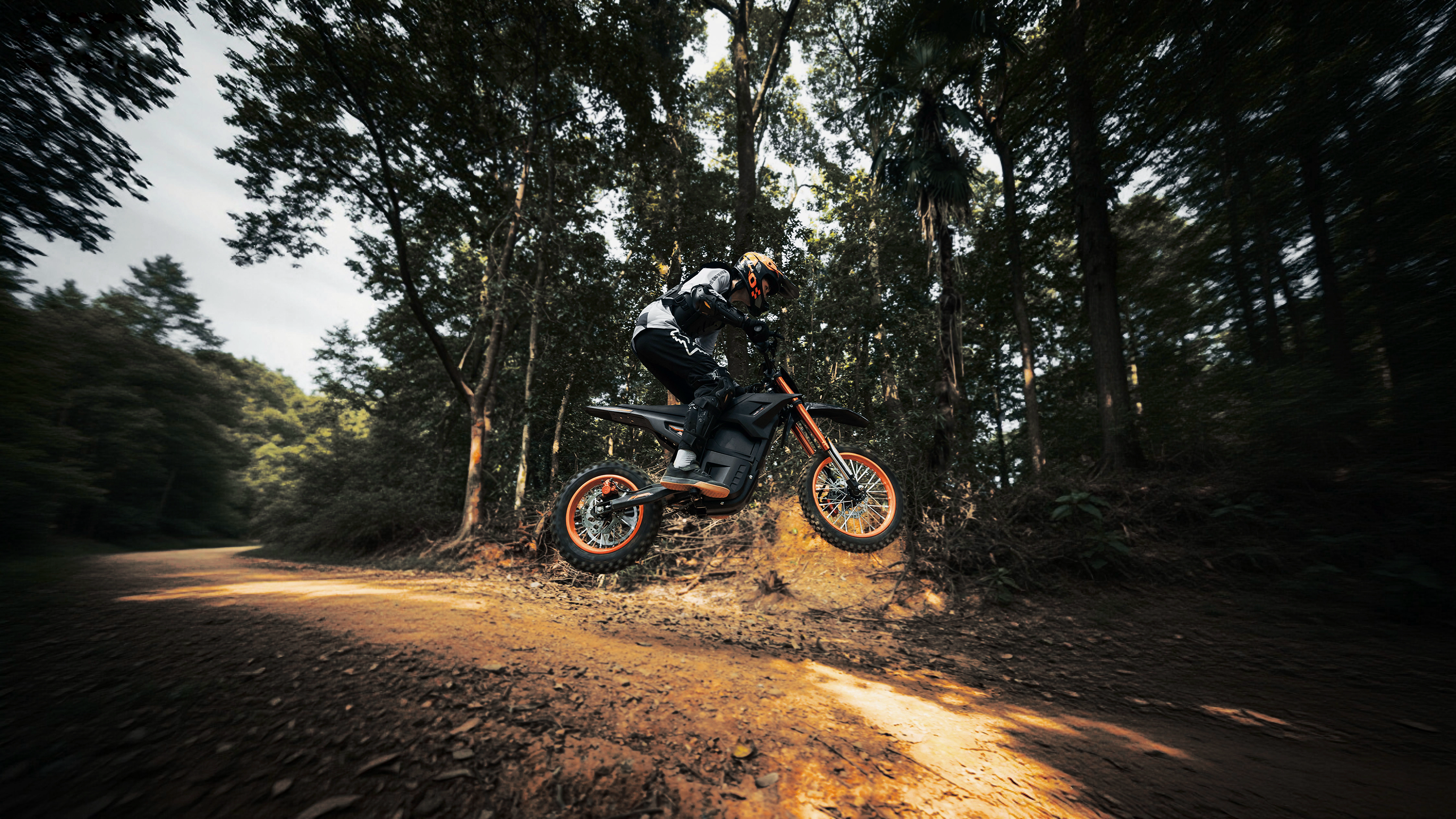 Voltrover: Ride Further, Ride Freely